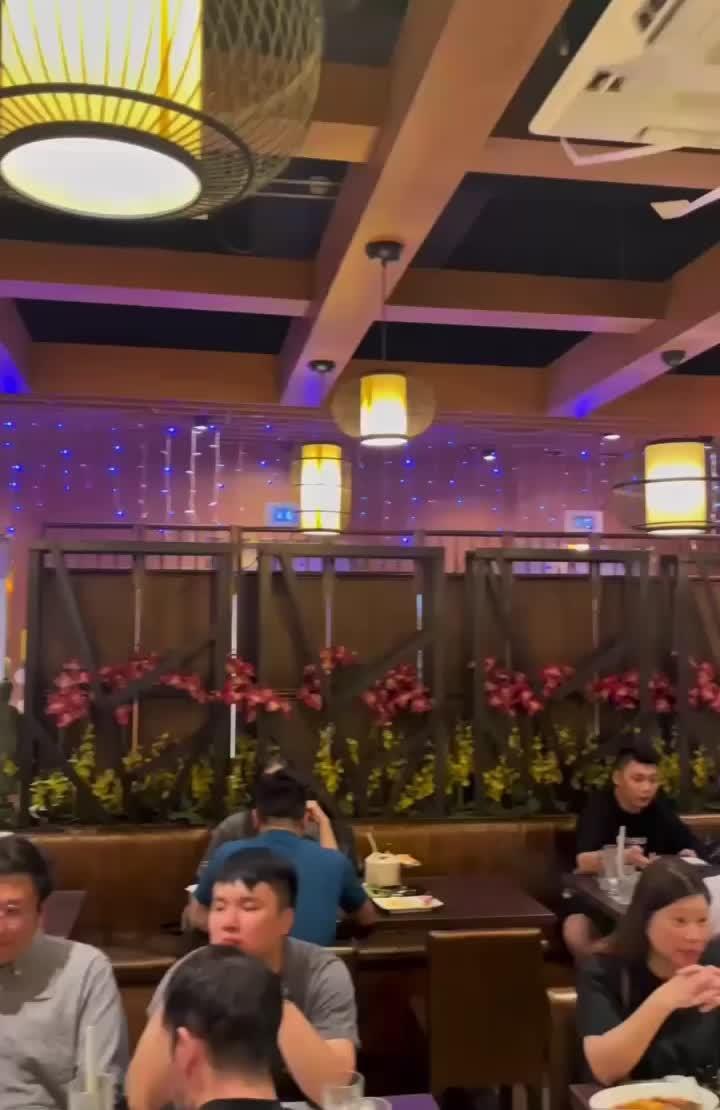 旺角美食集中地🇹🇭 呢間泰屋呢真係好好食，夜晚9:00去到都座無虛席！仲要等位！地方乾淨企理又舒適！入到去第一反應真係以為去咗泰國🇹🇭！